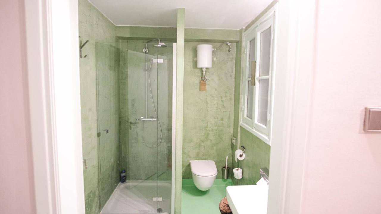 Quiet And Central Flat With Private Backyard Garden Афіни Екстер'єр фото